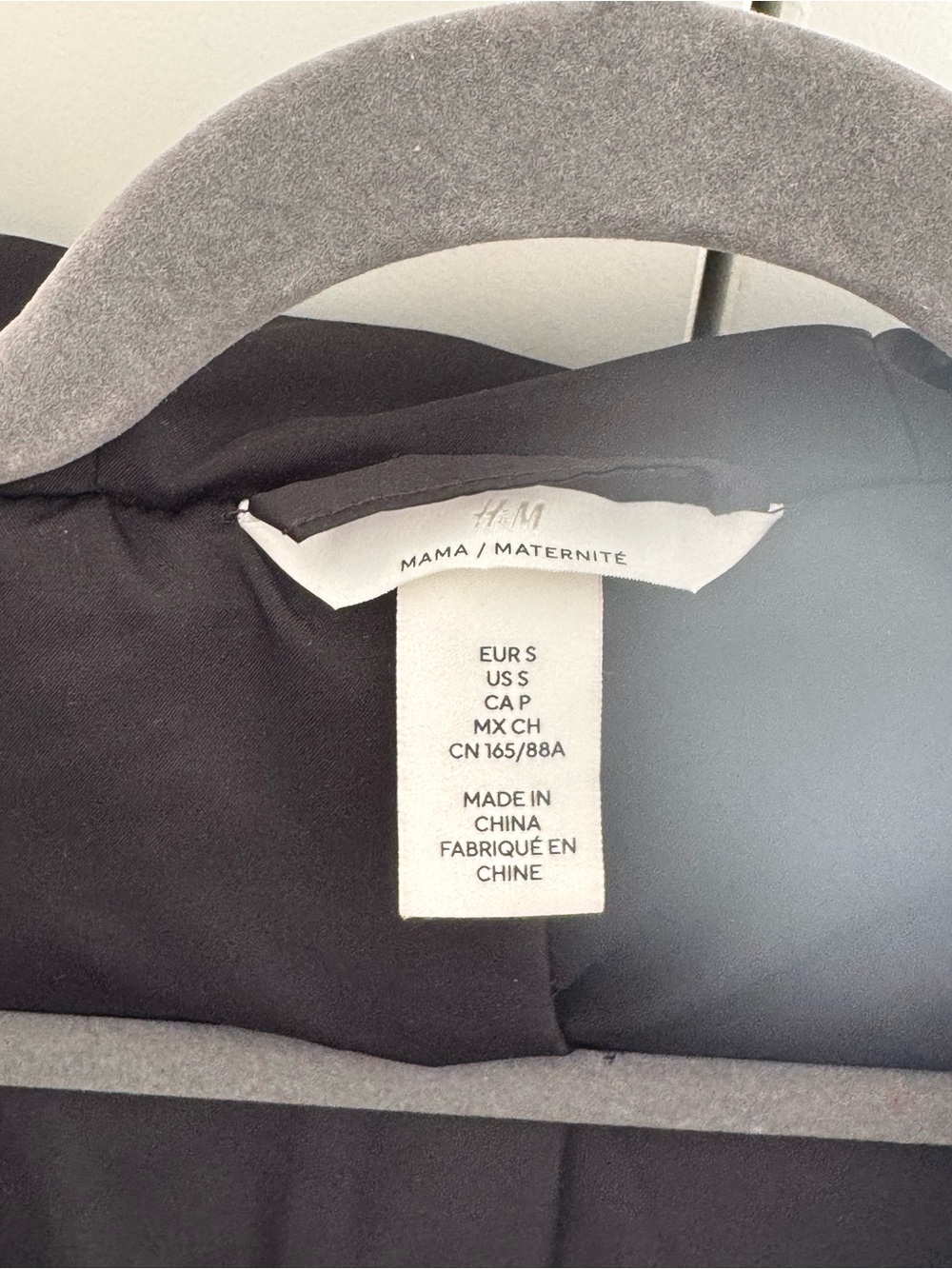H&M maternity and babywearing puffer vest - Picture 3 of 3